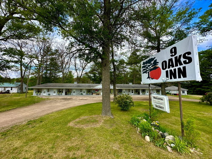 9 Oaks Inn (Pine Aire Motel, Pine-Aire Motel) - From Real Estate Listing